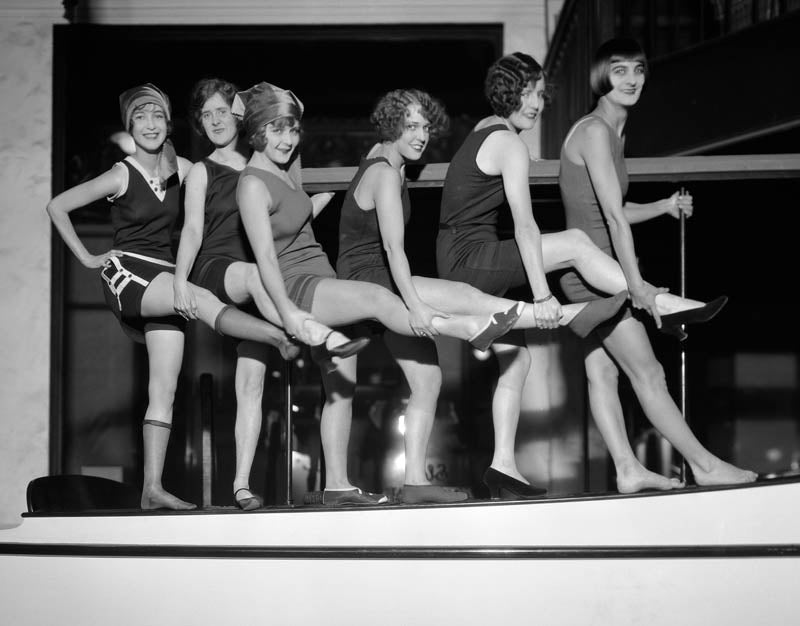 Models on Elco Cruiser, 1924