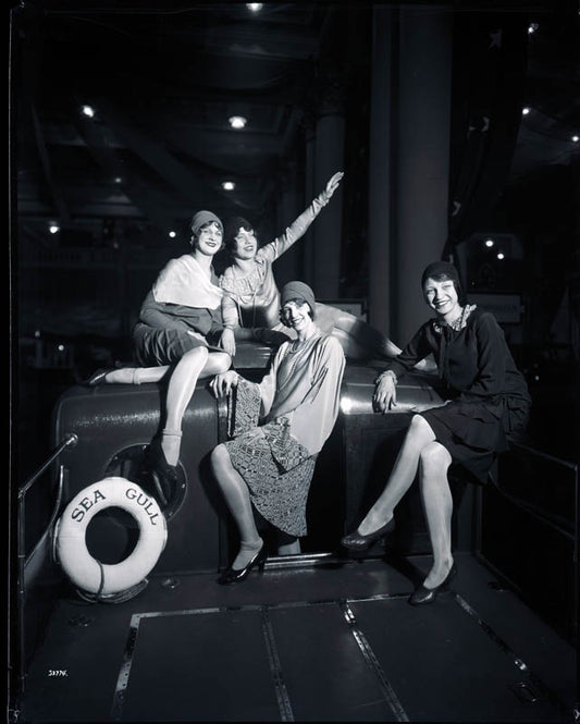 Models on SEA GULL, 1929
